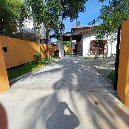 Villa Delorenta 아누라다푸라 외부 사진